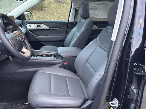 New 2025 Ford Explorer Active w/ Active Comfort Package image 10