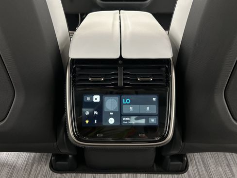 Used 2023 Rivian R1T Adventure AWD/4WD image 28