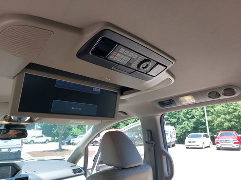 Used 2016 Honda Odyssey Touring Elite image 16