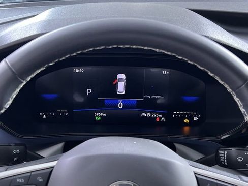 Used 2024 Volkswagen Taos SE image 15