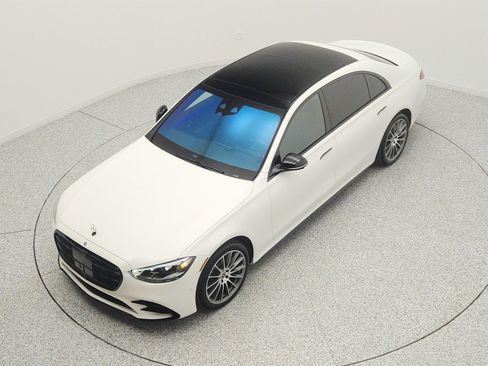 Used 2025 Mercedes-Benz S 580 4MATIC Sedan image 22