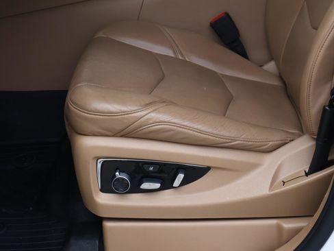 Used 2020 Cadillac Escalade Platinum image 21