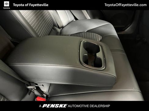 Used 2023 Toyota Camry SE FWD image 7