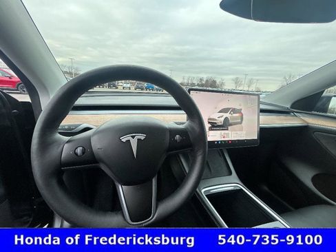 Used 2024 Tesla Model Y Performance image 17