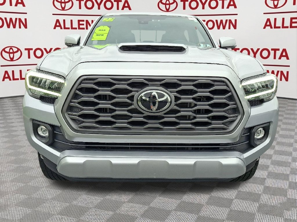 Used 2022 Toyota Tacoma TRD Sport w/ Technology Package AWD/4WD image 2