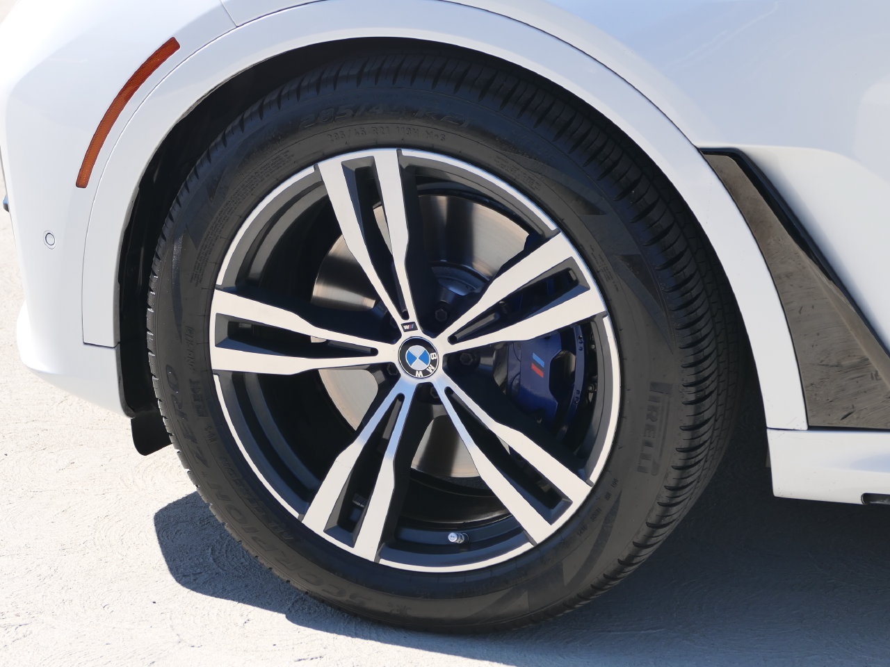 Used 2019 BMW X7 xDrive40i w/ Premium Package AWD/4WD image 10
