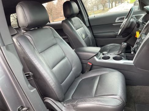 Used 2014 Ford Explorer XLT w/ Equipment Group 202A image 14
