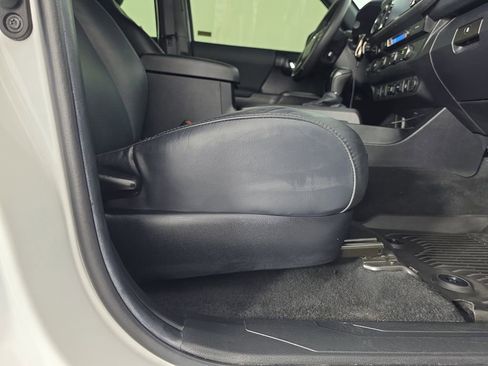 Used 2022 Toyota Tacoma TRD Sport w/ TRD Premium Sport Package image 38