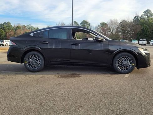 New 2026 Nissan Sentra SV w/ SV Convenience Package FWD image 2
