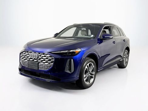 Used 2025 Audi Q5 Premium w/ Convenience Package AWD/4WD image 1