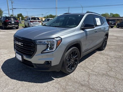 Used 2023 GMC Terrain SLT w/ Infotainment Package II AWD/4WD image 1