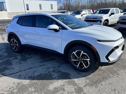 New 2026 Chevrolet Equinox EV LT image 8