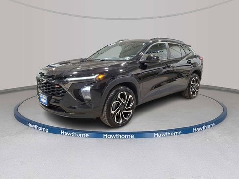 Used 2024 Chevrolet Trax RS w/ Sunroof Package image 3