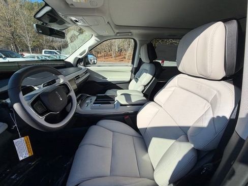 New 2025 Lincoln Navigator L Reserve image 15