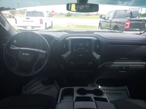 Used 2020 Chevrolet Silverado 1500 Custom w/ Custom Value Package AWD/4WD image 15