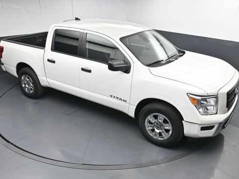 Used 2024 Nissan Titan SV w/ Accessory Utility Package image 32