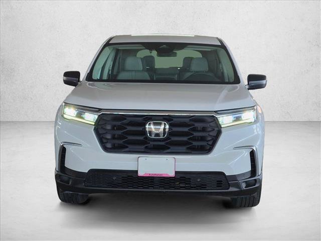 Used 2023 Honda Pilot LX image 2