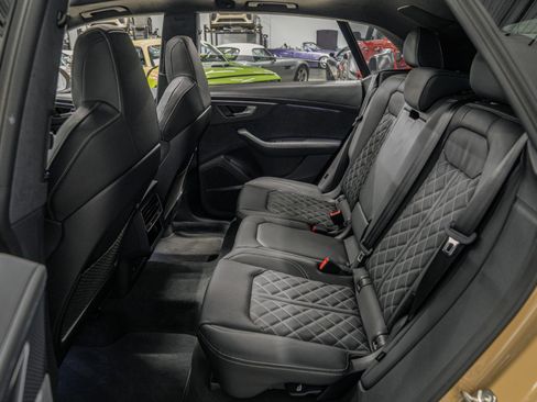 Used 2024 Audi SQ8 Prestige AWD/4WD image 32