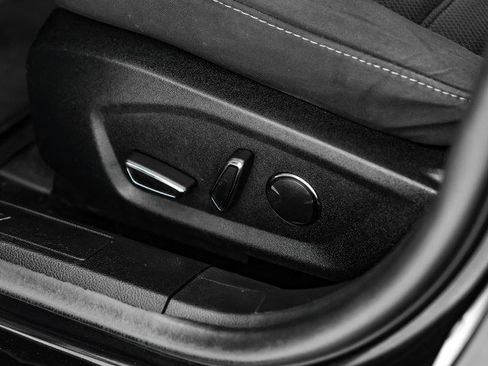 Used 2020 Ford Fusion SE image 29