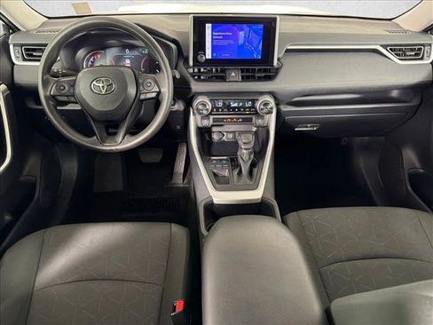 Used 2025 Toyota RAV4 XLE FWD image 22