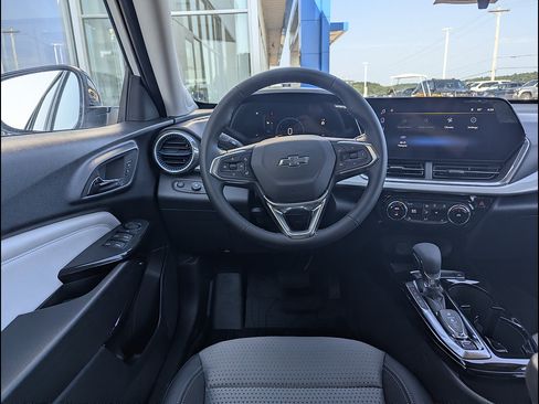New 2026 Chevrolet Trax LT w/ Driver Confidence Package FWD image 3