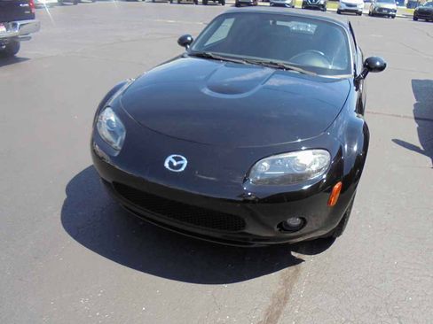 Used 2006 MAZDA MX-5 Miata Touring RWD image 3