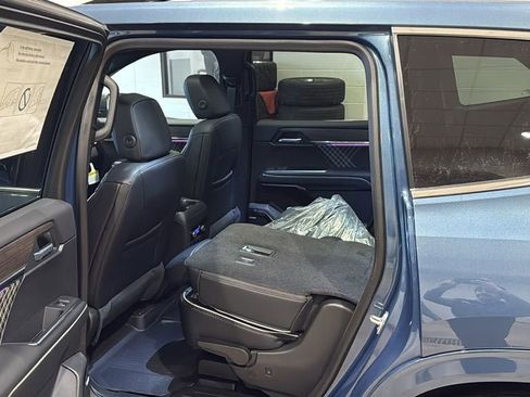 New 2026 GMC Acadia Denali w/ Super Cruise Package image 21