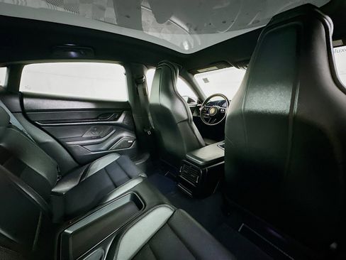 Used 2020 Porsche Taycan 4S image 27