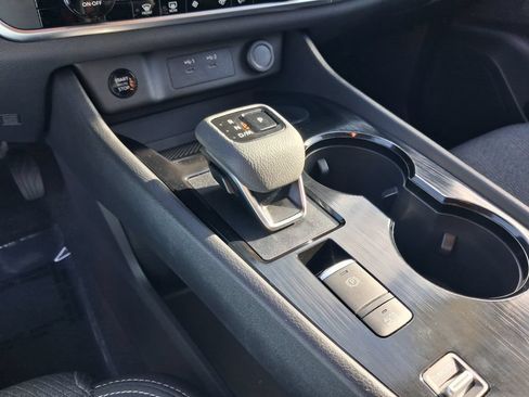 Used 2026 Nissan Rogue SV FWD image 26
