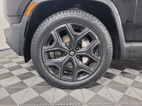 Used 2024 Rivian R1T Adventure Dual AWD/4WD image 9