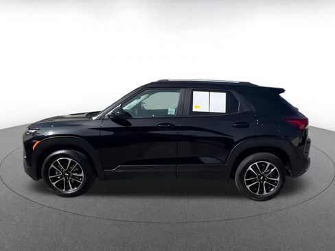 Used 2025 Chevrolet TrailBlazer LT image 9