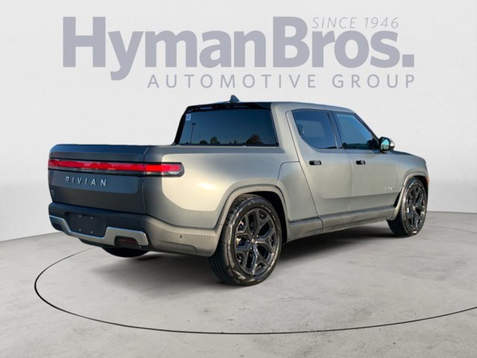 Used 2023 Rivian R1T Adventure Dual AWD/4WD image 3