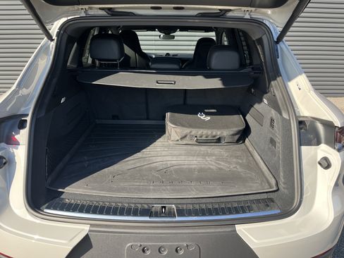 Certified 2025 Porsche Cayenne S image 17