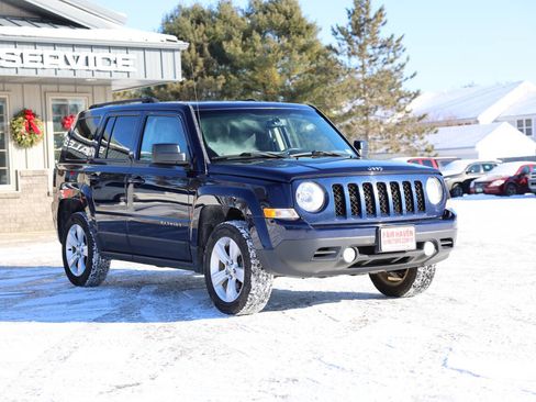 Used 2016 Jeep Patriot Latitude image 3