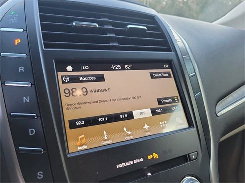 Used 2017 Lincoln MKC Reserve image 25