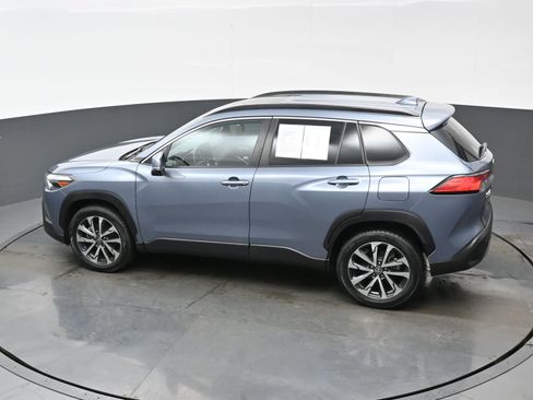 Used 2022 Toyota Corolla Cross XLE image 39