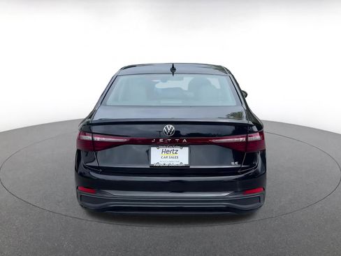 Used 2025 Volkswagen Jetta SE image 12
