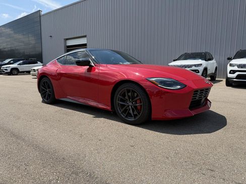 Used 2025 Nissan Z Performance w/ Floor Mat Package RWD image 3