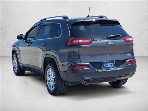 Used 2018 Jeep Cherokee Latitude Plus FWD image 8