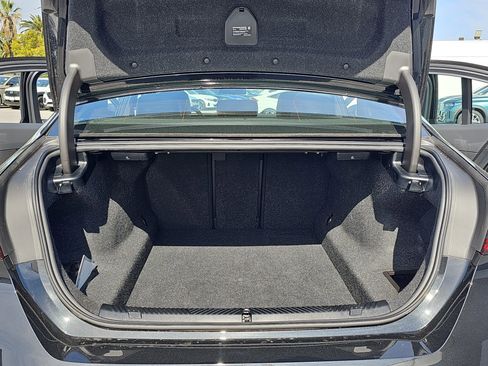 Used 2025 BMW 530i image 12