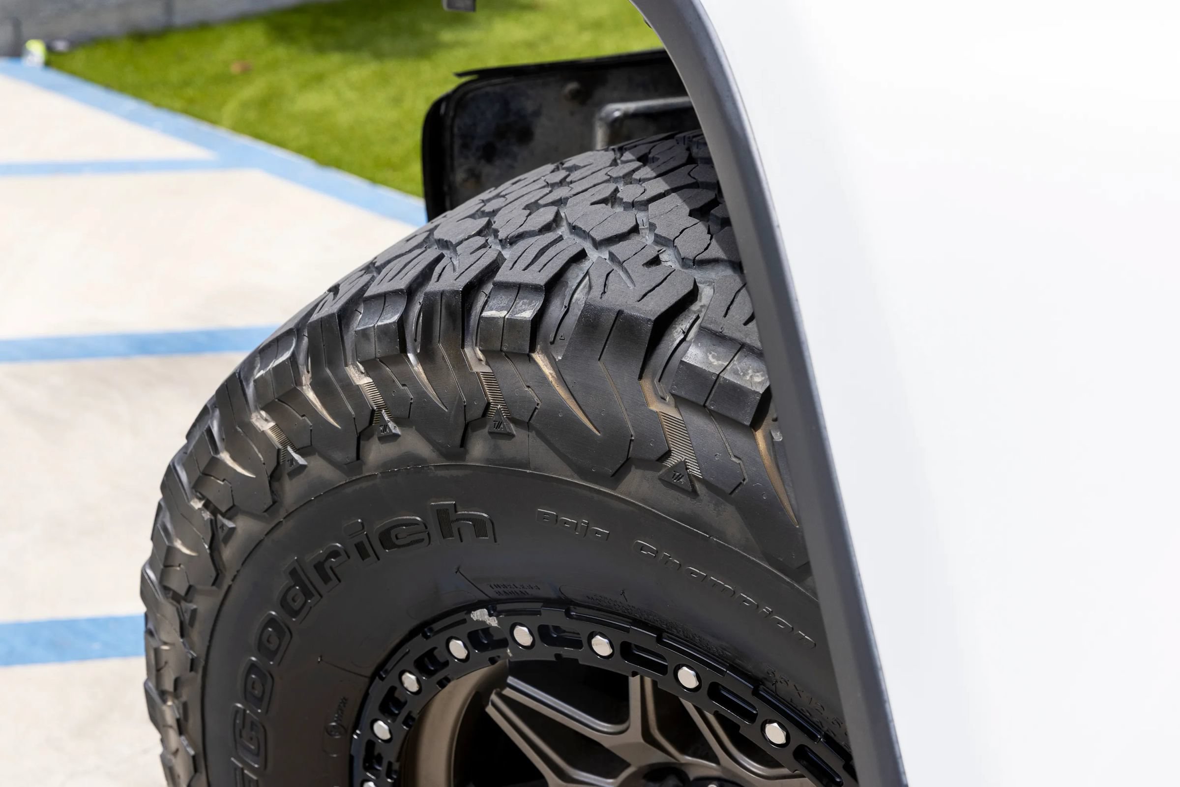 Used 2019 Jeep Wrangler Unlimited Sahara AWD/4WD image 36