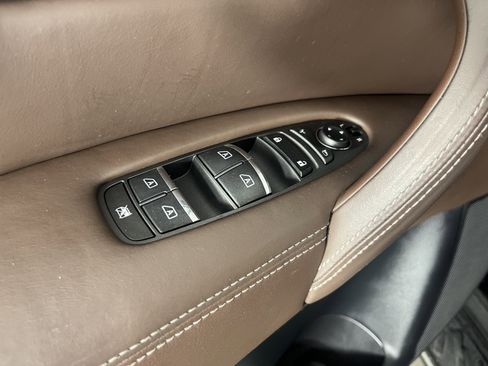 Used 2017 INFINITI QX80 Limited image 19