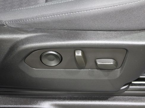 Used 2023 Chevrolet Suburban LS image 23