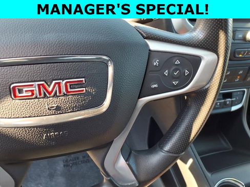 Used 2024 GMC Terrain SLE image 23