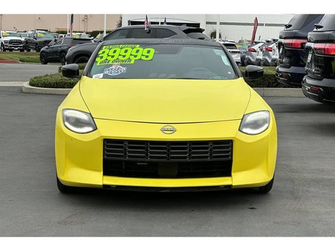 Used 2024 Nissan Z Sport w/ Floor Mat Package RWD image 9