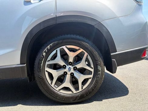 Used 2019 Subaru Forester Premium AWD/4WD image 19