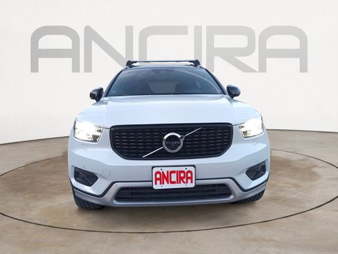 Used 2022 Volvo XC40 T5 R-Design w/ Advanced Package image 4