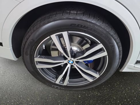 Used 2026 BMW X7 xDrive40i w/ M Sport Package AWD/4WD image 32