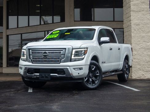 Used 2021 Nissan Titan Platinum Reserve w/ Moonroof Package image 10