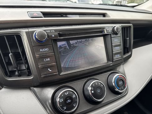Used 2014 Toyota RAV4 LE AWD/4WD image 16